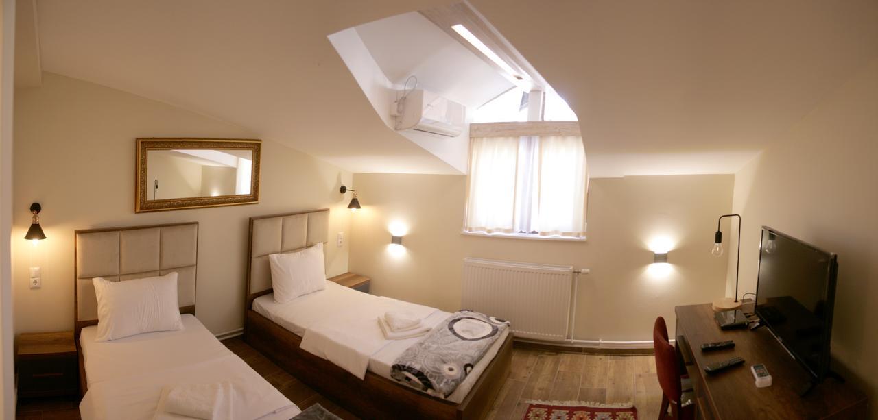 Saray Hotel Prizren Exteriör bild