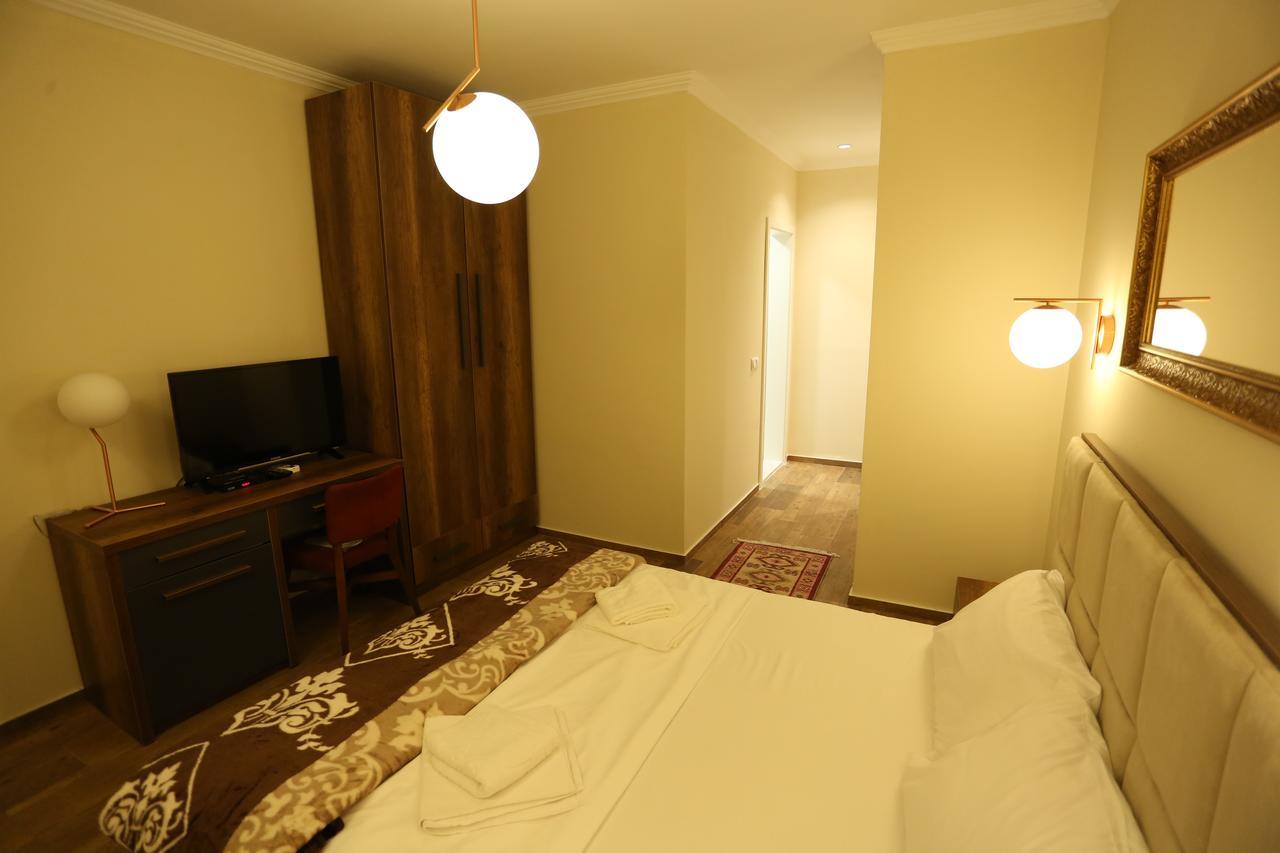 Saray Hotel Prizren Exteriör bild