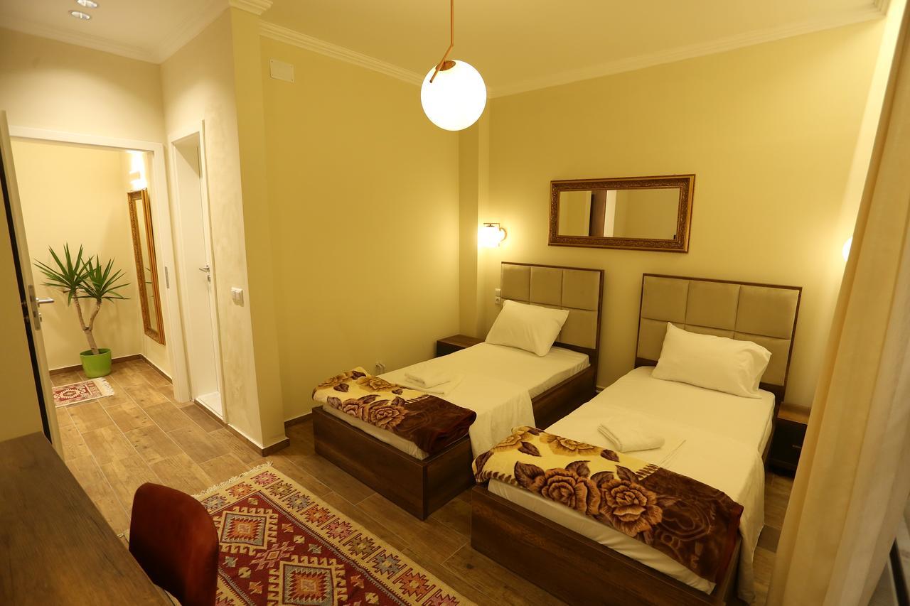 Saray Hotel Prizren Exteriör bild