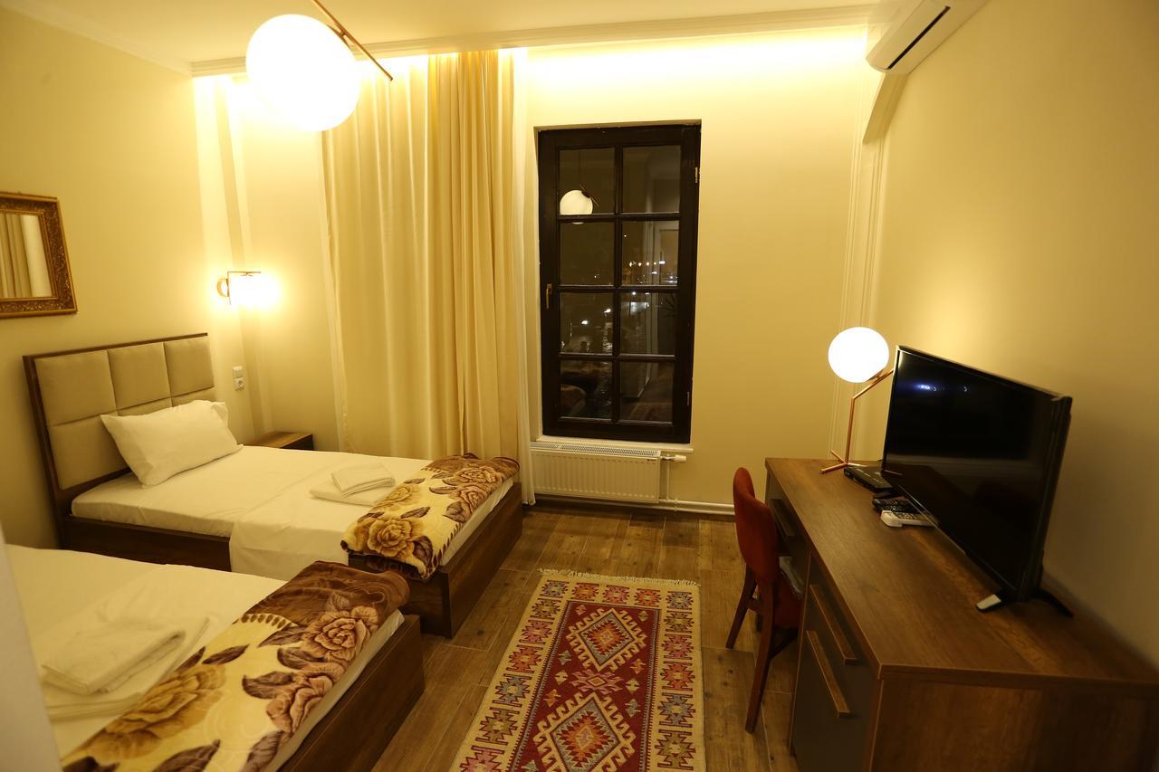 Saray Hotel Prizren Exteriör bild