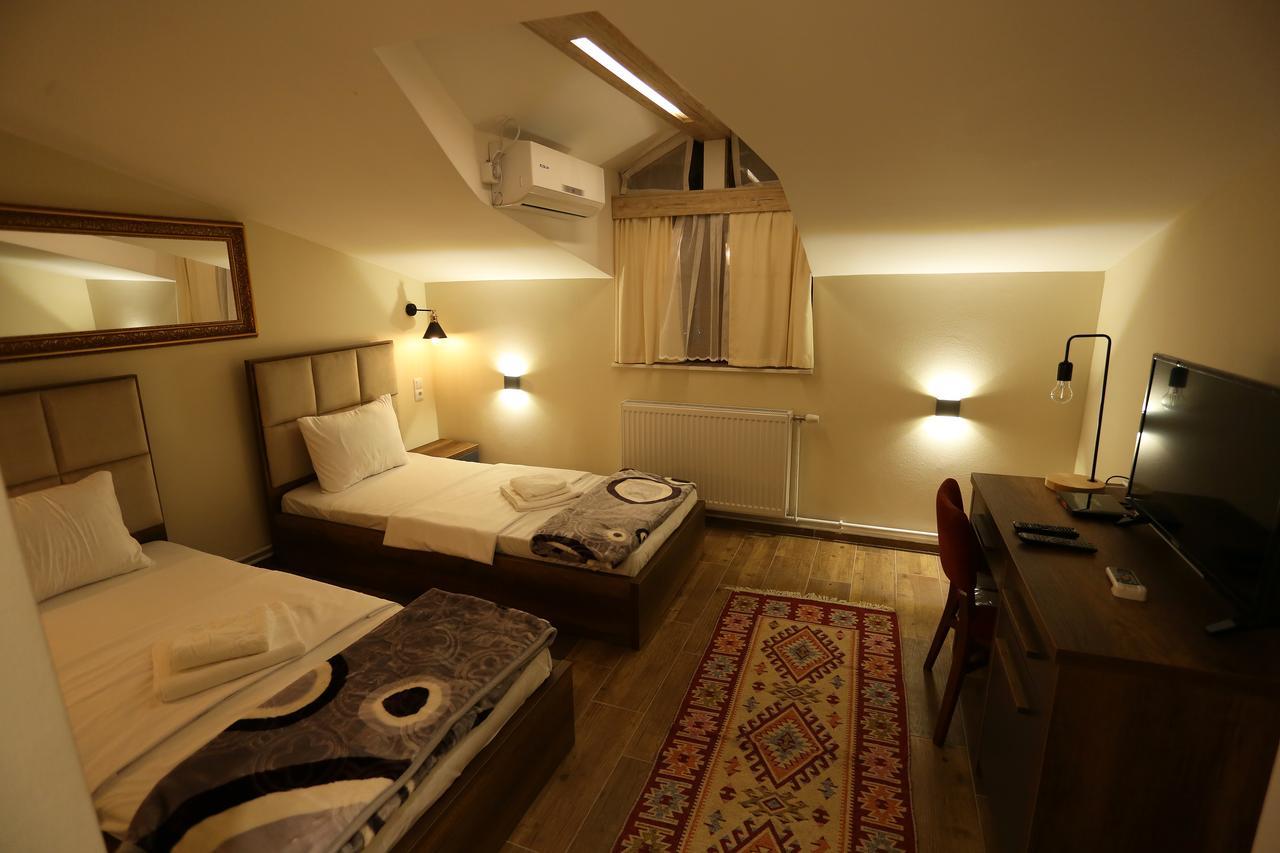 Saray Hotel Prizren Exteriör bild