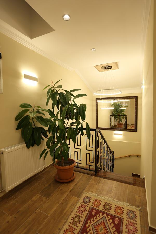 Saray Hotel Prizren Exteriör bild