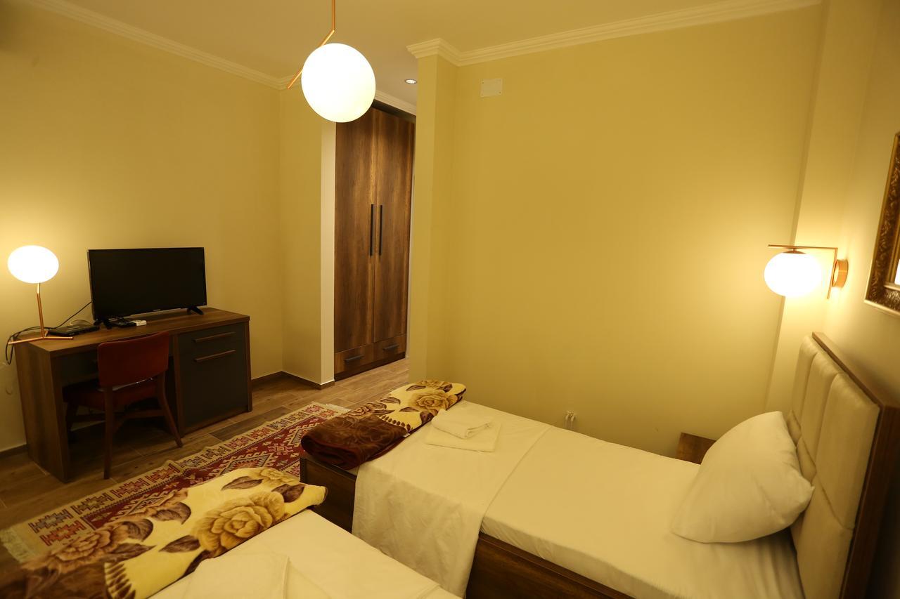 Saray Hotel Prizren Exteriör bild