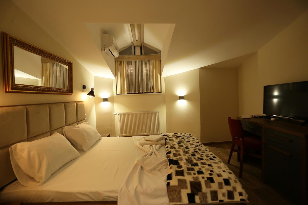 Saray Hotel Prizren Exteriör bild