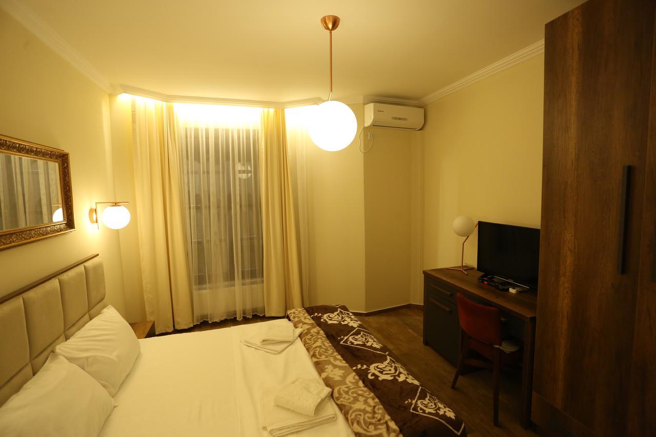 Saray Hotel Prizren Exteriör bild