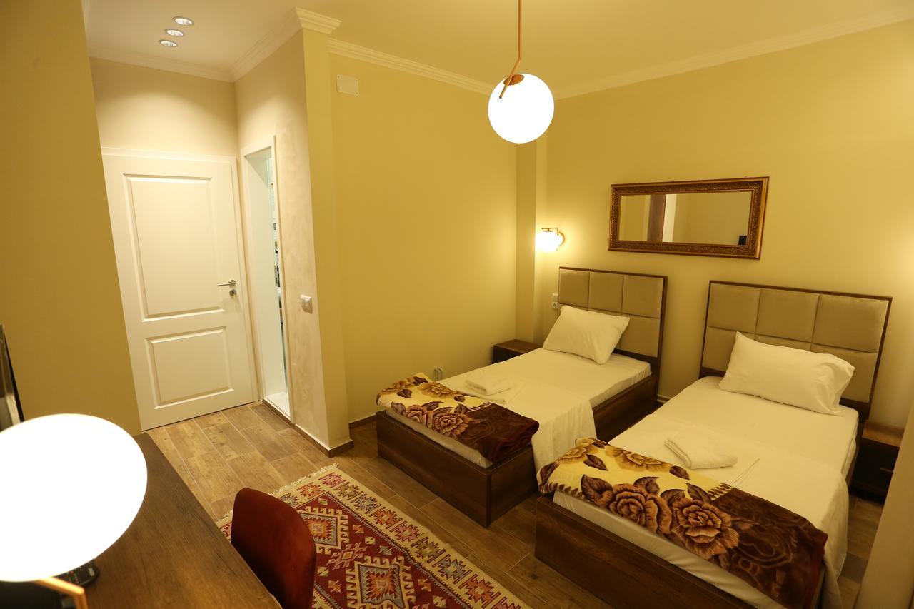 Saray Hotel Prizren Exteriör bild